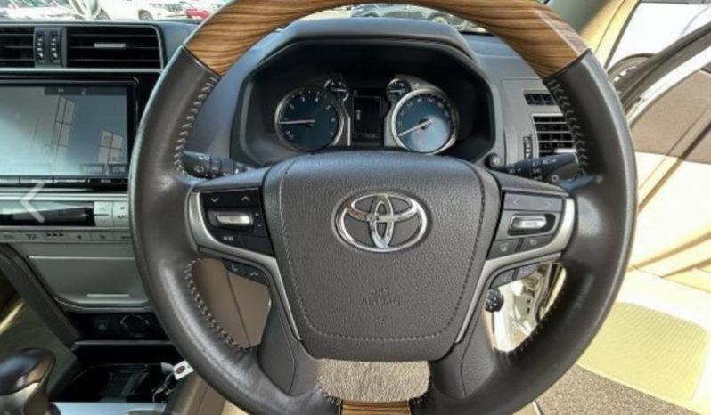 
								Toyota Landcruiser Prado full									