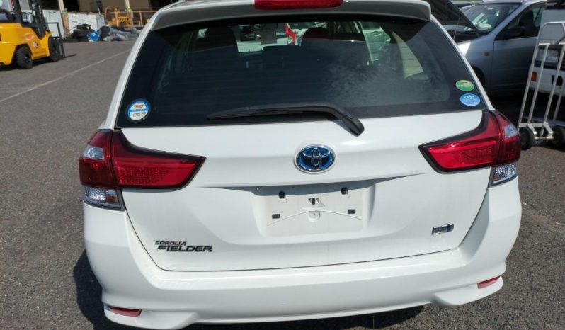 
								Toyota Fielder Hybrid  2017 full									