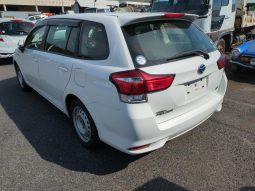 
										Toyota Fielder Hybrid  2017 full									
