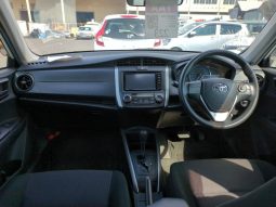 
										Toyota Fielder Hybrid  2017 full									