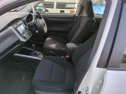 
										Toyota Fielder Hybrid  2017 full									