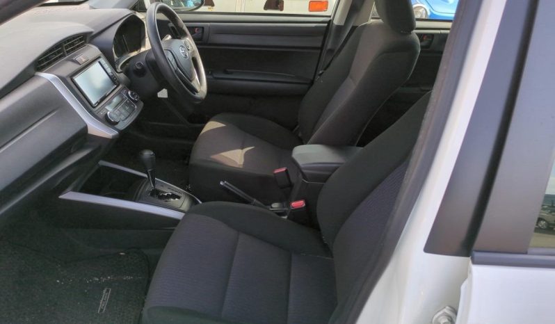 
								Toyota Fielder Hybrid  2017 full									