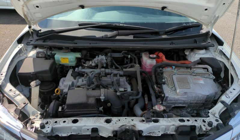 
								Toyota Fielder Hybrid  2017 full									