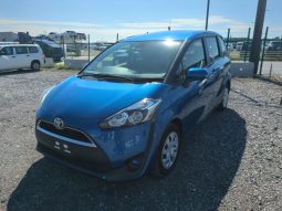 
										Toyota Sienta 2017 full									