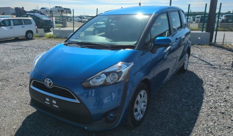 
								Toyota Sienta 2017 full									