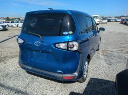 
										Toyota Sienta 2017 full									