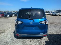 
										Toyota Sienta 2017 full									
