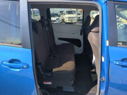 
										Toyota Sienta 2017 full									