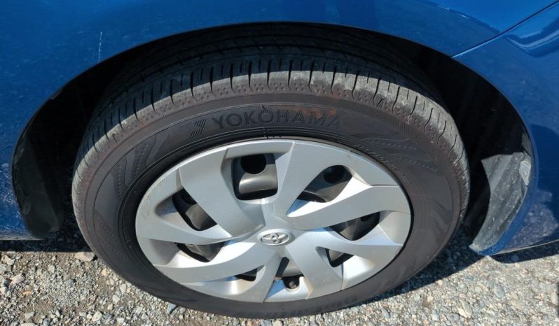 
								Toyota Sienta 2017 full									