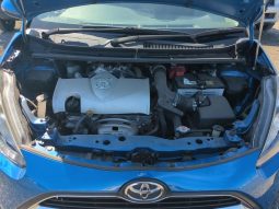 
										Toyota Sienta 2017 full									