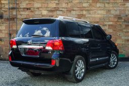 
										Toyota Landcruiser 200 Series VX V8 2013 full									