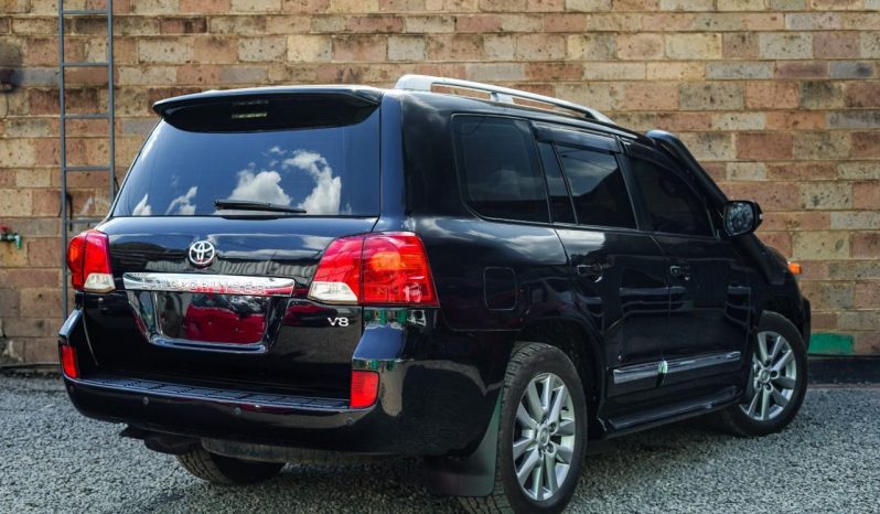 
								Toyota Landcruiser 200 Series VX V8 2013 full									