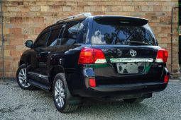 
										Toyota Landcruiser 200 Series VX V8 2013 full									