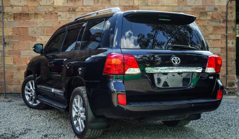 
								Toyota Landcruiser 200 Series VX V8 2013 full									