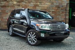 
										Toyota Landcruiser 200 Series VX V8 2013 full									