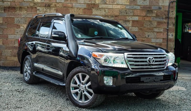 
								Toyota Landcruiser 200 Series VX V8 2013 full									