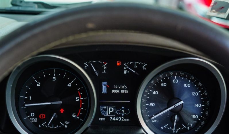 
								Toyota Landcruiser 200 Series VX V8 2013 full									