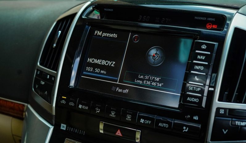 
								Toyota Landcruiser 200 Series VX V8 2013 full									