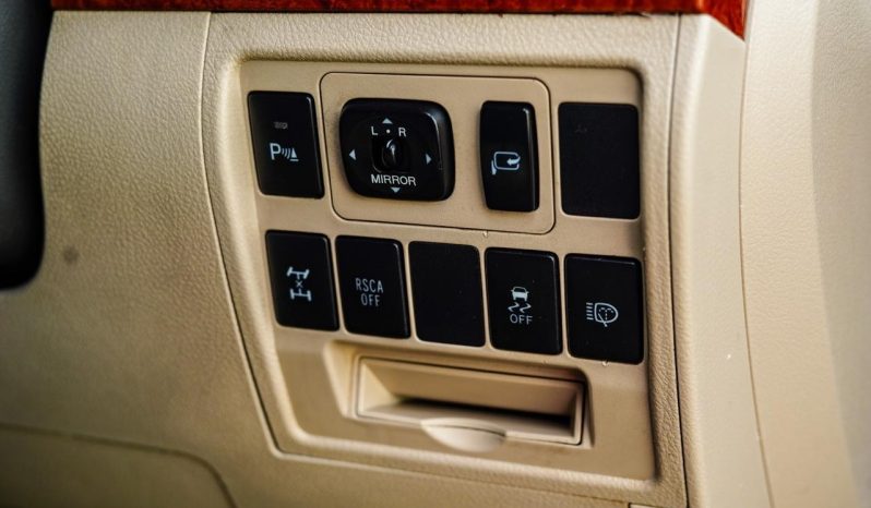 
								Toyota Landcruiser 200 Series VX V8 2013 full									