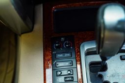 
										Toyota Landcruiser 200 Series VX V8 2013 full									