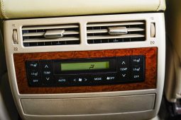 
										Toyota Landcruiser 200 Series VX V8 2013 full									