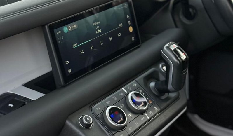 
								LANDROVER DEFENDER 110 2020 full									