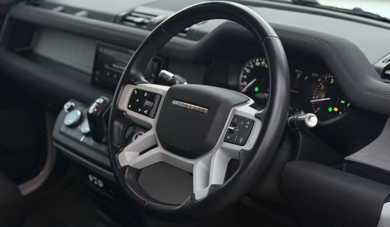 
								LANDROVER DEFENDER 110 2020 full									