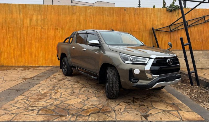 
								Toyota Hilux Double Cab  2020 full									