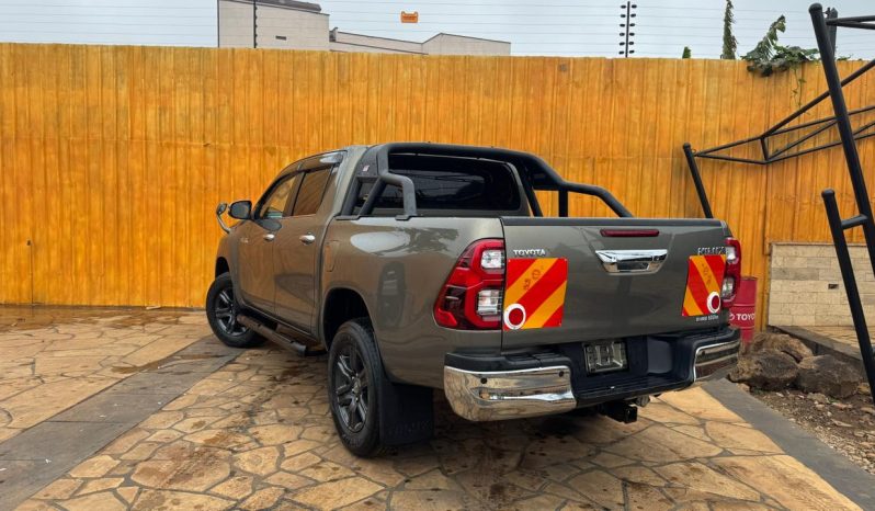 
								Toyota Hilux Double Cab  2020 full									