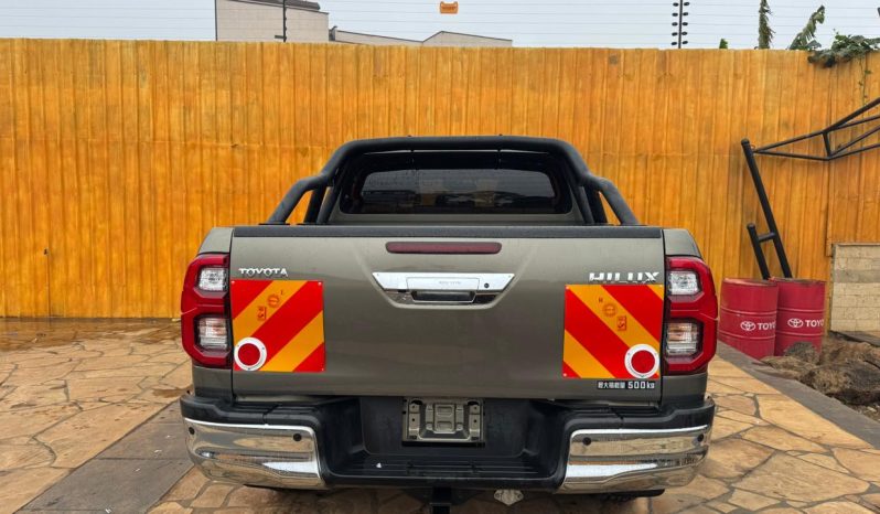 
								Toyota Hilux Double Cab  2020 full									