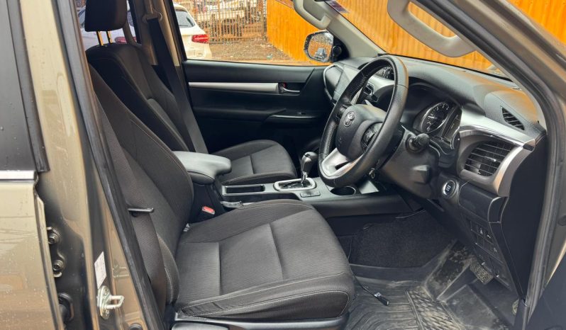 
								Toyota Hilux Double Cab  2020 full									