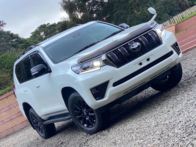 
								Toyota Landcruiser Prado TX-L 2020 full									