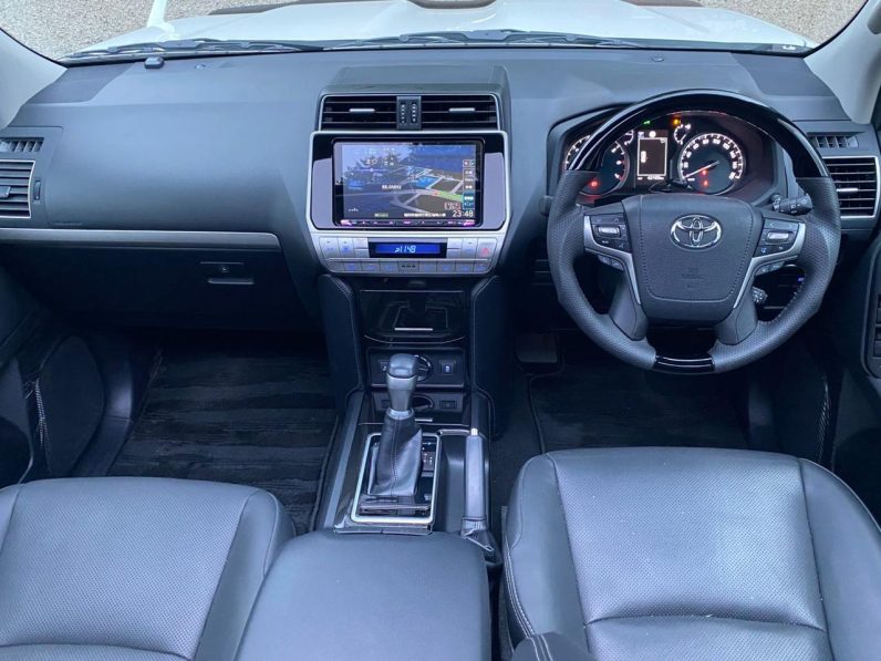 
								Toyota Landcruiser Prado TX-L 2020 full									