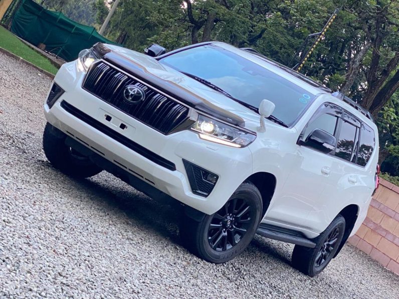 
								Toyota Landcruiser Prado TX-L 2020 full									