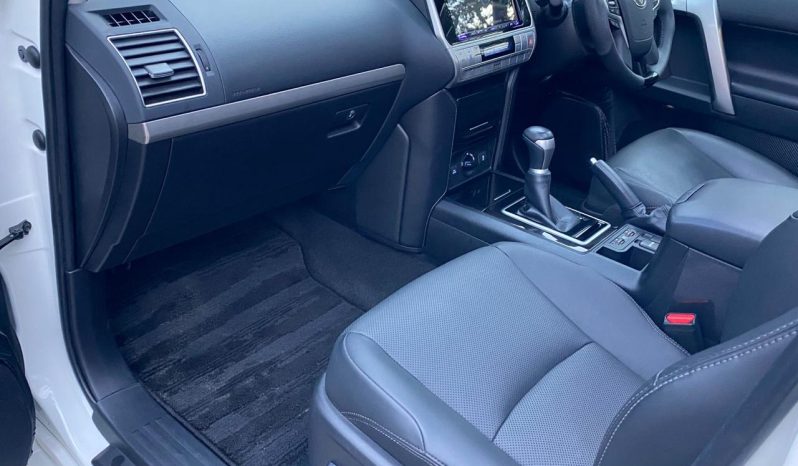 
								Toyota Landcruiser Prado TX-L 2020 full									