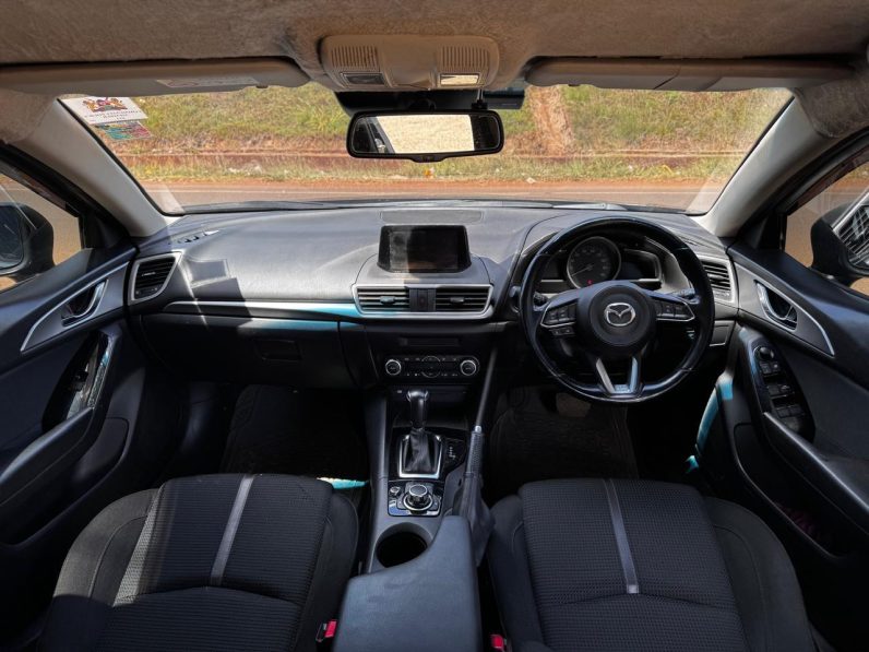 
								Mazda Axela Hatchback 2019 full									