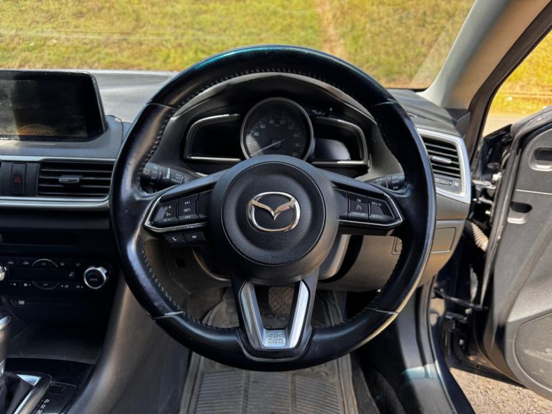 
								Mazda Axela Hatchback 2019 full									