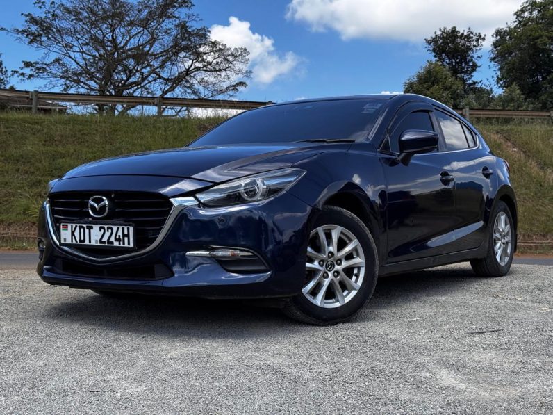 
								Mazda Axela Hatchback 2019 full									