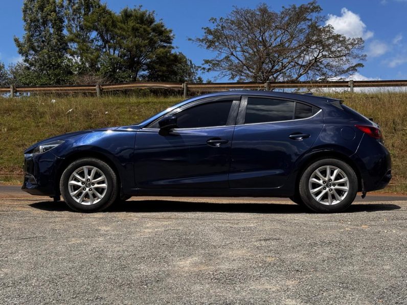 
								Mazda Axela Hatchback 2019 full									