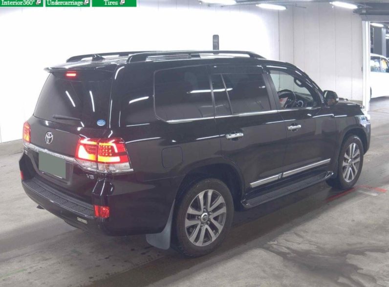 
								Toyota Landcruiser ZX Edition full									