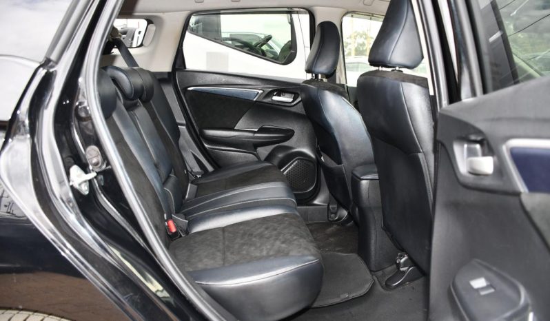 
								Honda Fit Shuttle Hybrid 2019 full									