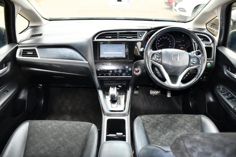 
								Honda Fit Shuttle Hybrid 2019 full									