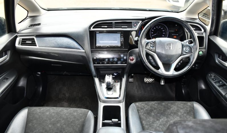 
								Honda Fit Shuttle Hybrid 2019 full									