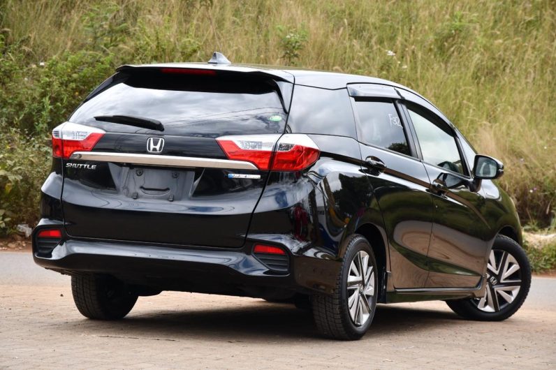 
								Honda Fit Shuttle Hybrid 2019 full									