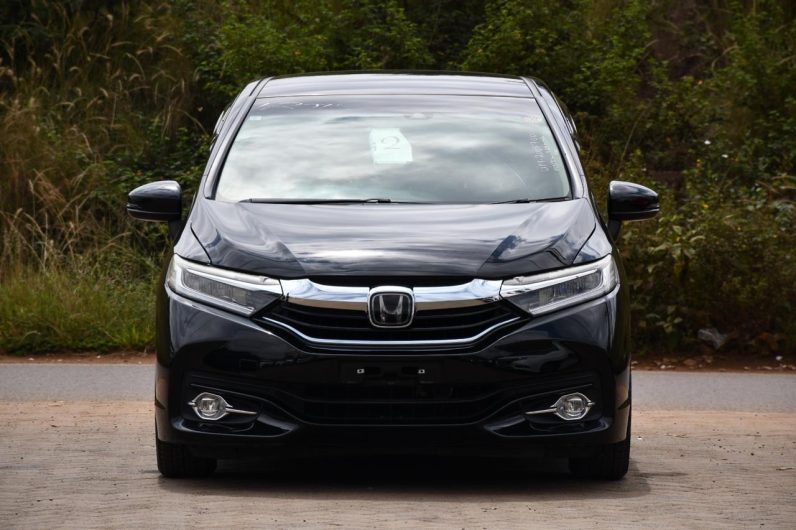 
								Honda Fit Shuttle Hybrid 2019 full									