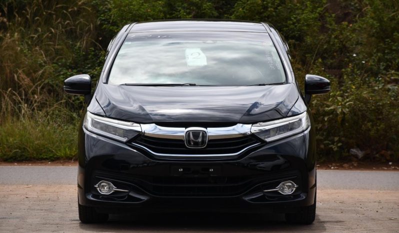 
								Honda Fit Shuttle Hybrid 2019 full									
